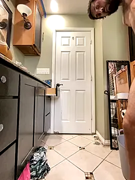QueenM3 Image 17
