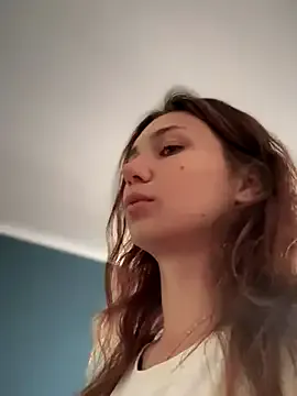 SunnyDesirexxx – webcam model profile photo Image 13