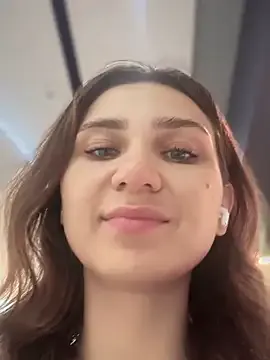 SunnyDesirexxx – webcam model profile photo Image 2