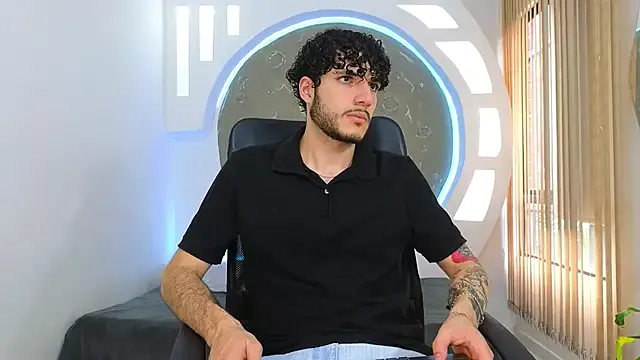 19xTHAxGOD – webcam model profile photo Image 16