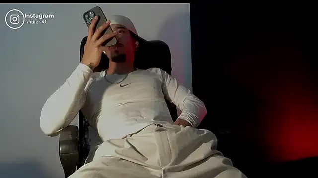 LuccyMilky – webcam model profile photo Image 19