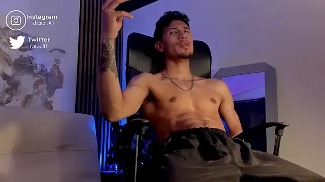 LuccyMilky – webcam model profile photo Image 3