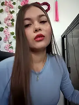 HelloAlice – webcam model profile photo Image 14