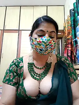 helenamoeller – webcam model profile photo Image 5