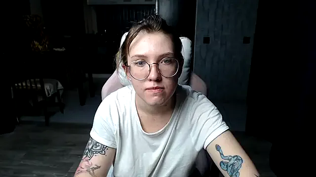 UrielRay – webcam model profile photo Image 12