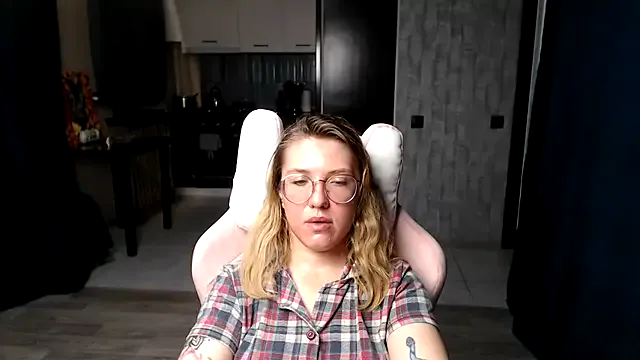 UrielRay – webcam model profile photo Image 13