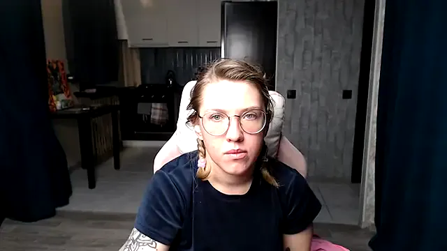 UrielRay – webcam model profile photo Image 14