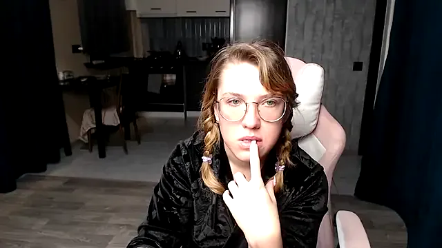 UrielRay – webcam model profile photo Image 16