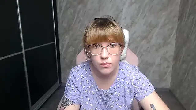 UrielRay – webcam model profile photo Image 3