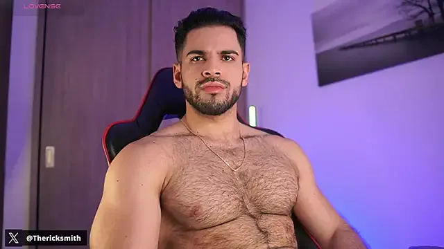 TheLuckyBanks – webcam model profile photo Image 6