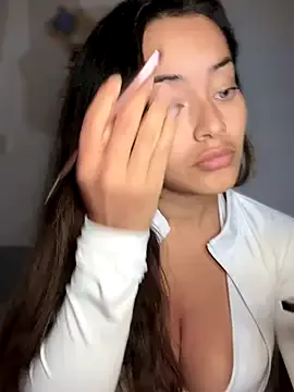 Poppy100x – webcam model profile photo Image 8