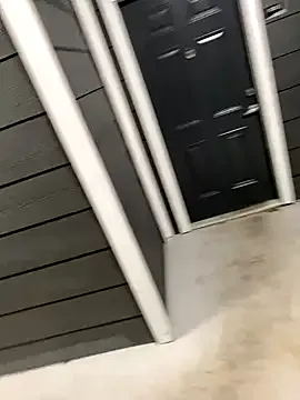 KingWizzle – webcam model profile photo Image 12