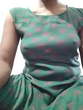 Robine868 – webcam model profile photo Image 4