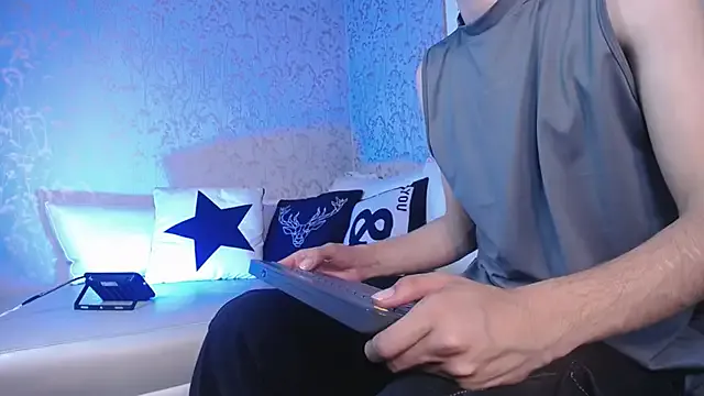 Margeaux – webcam model profile photo Image 4