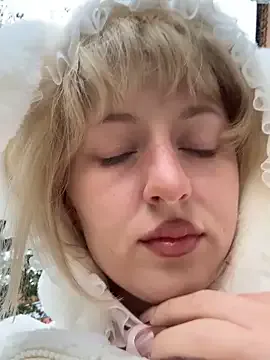 zui_lu – webcam model profile photo Image 4