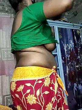 Valkyfox – webcam model profile photo Image 6