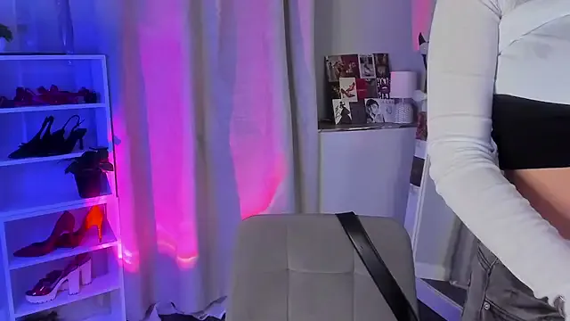 ClaireBree – webcam model profile photo Image 18