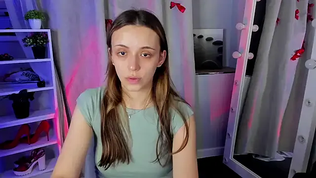 ClaireBree – webcam model profile photo Image 2