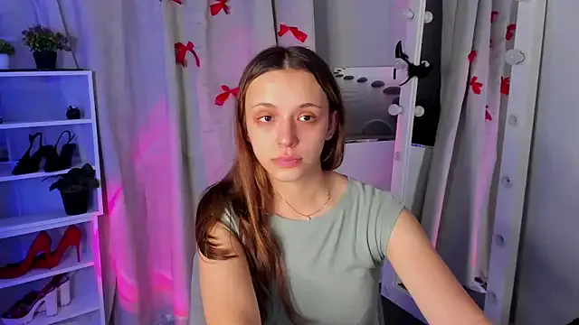 ClaireBree – webcam model profile photo Image 8