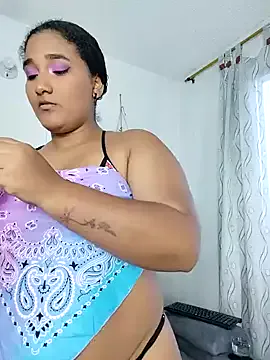 MollyAndFher – webcam model profile photo Image 4