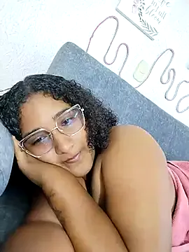 MollyAndFher – webcam model profile photo Image 7