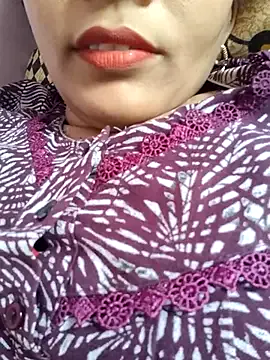 KYALOx1 – webcam model profile photo Image 14