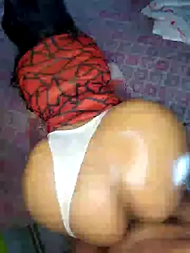 lunabesty23 – webcam model profile photo Image 2
