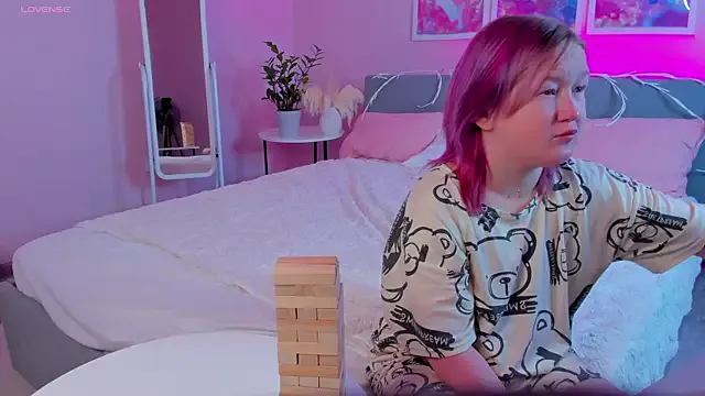 DeliaMarlow – webcam model profile photo Image 12