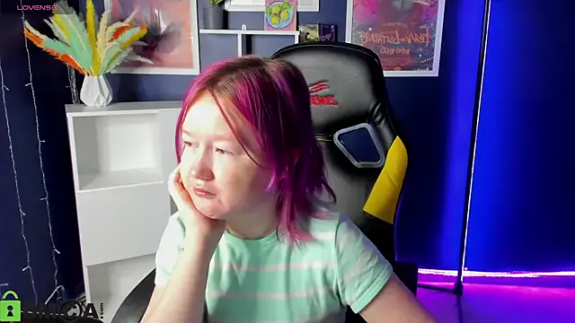 DeliaMarlow – webcam model profile photo Image 3