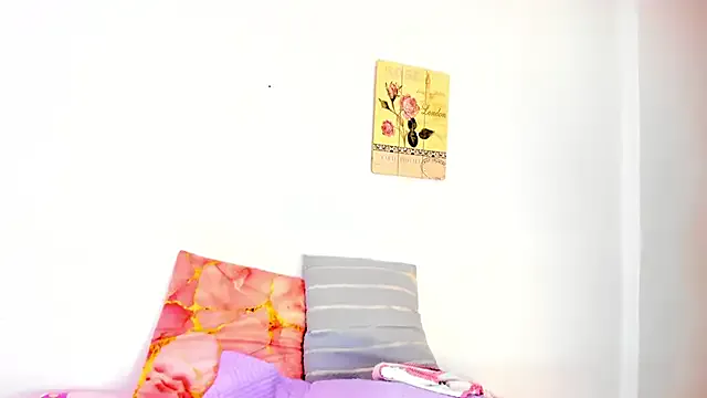 TheDevineMissDeviant – webcam model profile photo Image 15