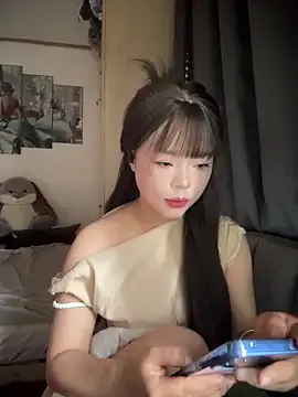 LolaLustful – webcam model profile photo Image 5