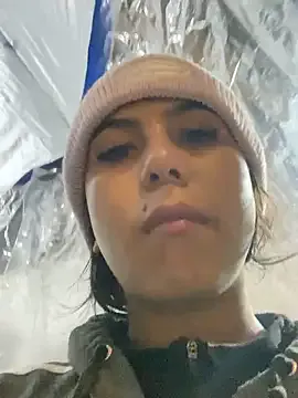 DeliaMarlow – webcam model profile photo Image 3