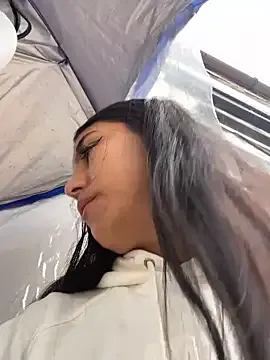 DeliaMarlow – webcam model profile photo Image 4