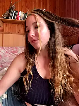 DaisyBloomX – webcam model profile photo Image 14