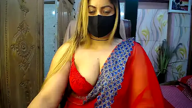 Yasmini – webcam model profile photo Image 12