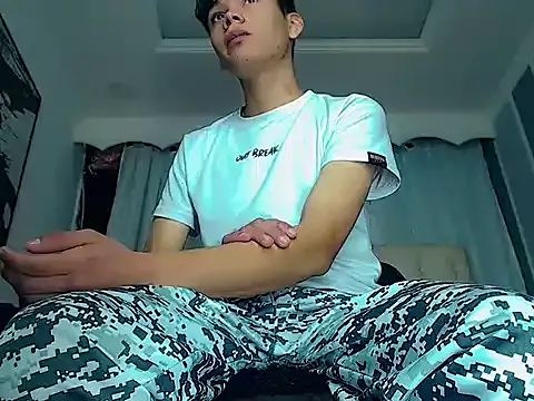 Sugoikenny – webcam model profile photo Image 6