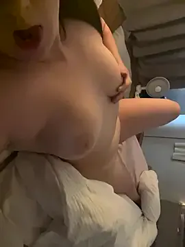 MOCHAMINXX – webcam model profile photo Image 7