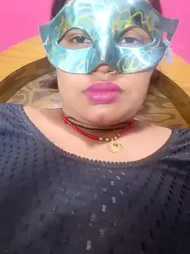 Elyna_69 – webcam model profile photo Image 2