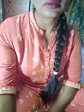 LeyaKan – webcam model profile photo Image 14