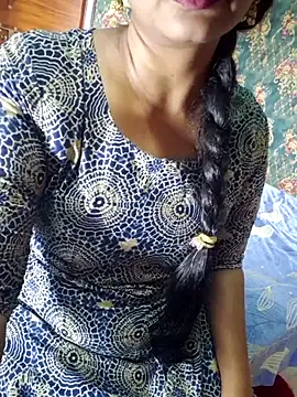 LeyaKan – webcam model profile photo Image 15