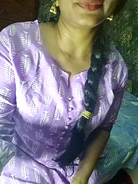 LeyaKan – webcam model profile photo Image 17