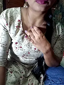 LeyaKan – webcam model profile photo Image 19