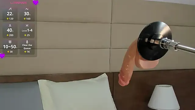 XXXLunaBella – webcam model profile photo Image 14