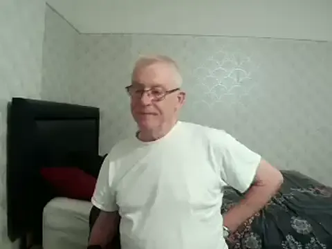 LilithStonne – webcam model profile photo Image 2