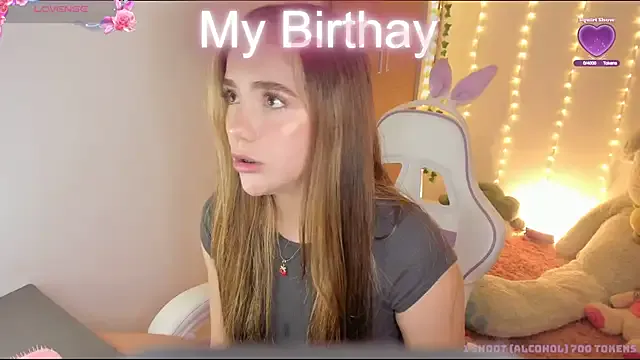 EvelyneFlirtyMilf – webcam model profile photo Image 10