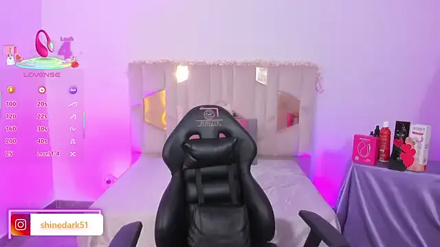 RyvaNoir – webcam model profile photo Image 5