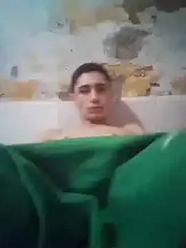 lynn9000 – webcam model profile photo Image 3