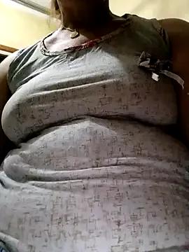 titalove – webcam model profile photo Image 2