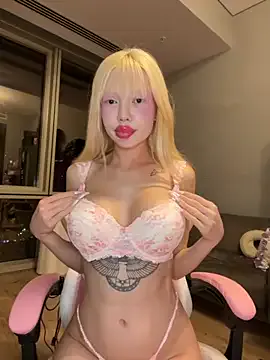 Bong_lovelyy – webcam model profile photo Image 6