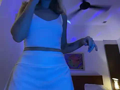 DarwinThomson – webcam model profile photo Image 18